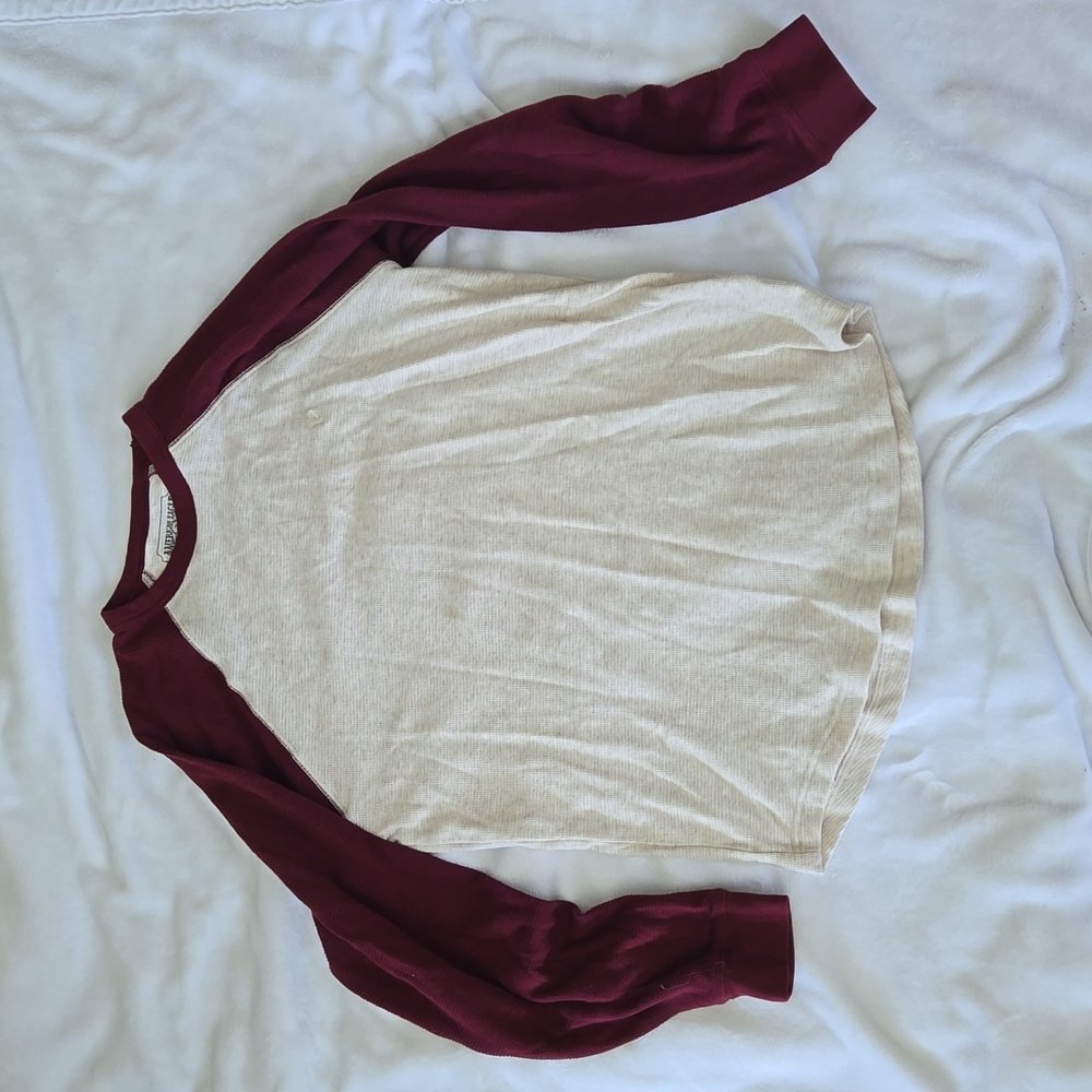 American Eagle Long Sleve Shirt